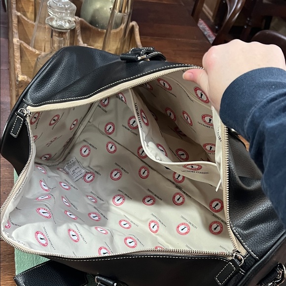 NWOT Barrington Black Leather Duffel Bag with Latrobe Classic Golf Emblem - Picture 11 of 11